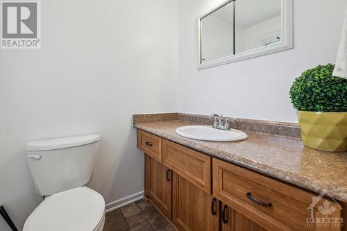 13 Ridgeburn Gate, Ottawa, ON - Indoor Photo Showing Bathroom