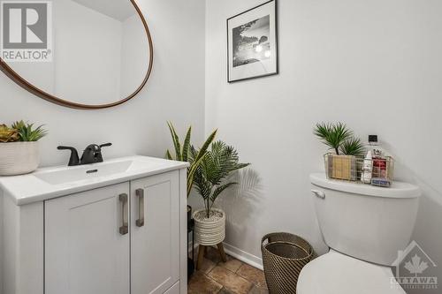 13 Ridgeburn Gate, Ottawa, ON - Indoor Photo Showing Bathroom