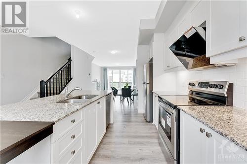 1412 Hemlock Road, Ottawa, ON - Indoor Photo Showing Kitchen With Upgraded Kitchen