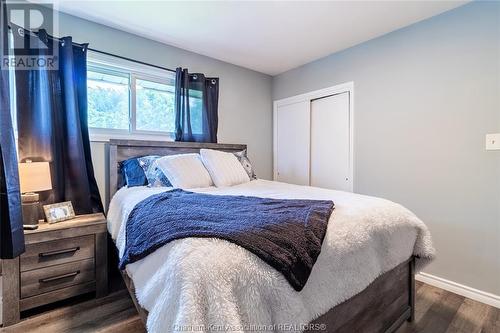 27 Peter Street, Chatham, ON - Indoor Photo Showing Bedroom