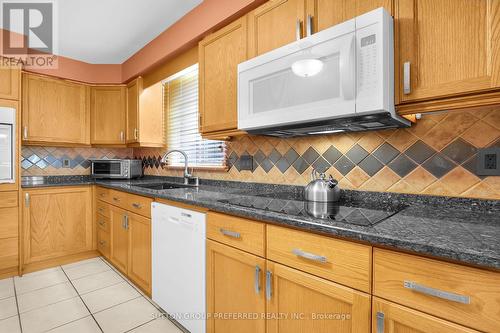 15 Bellrock Crescent, London, ON - Indoor Photo Showing Kitchen