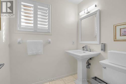 15 Bellrock Crescent, London, ON - Indoor Photo Showing Bathroom