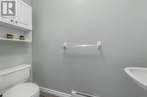 84 Michener Avenue, Mount Pearl, NL - Indoor Photo Showing Bathroom