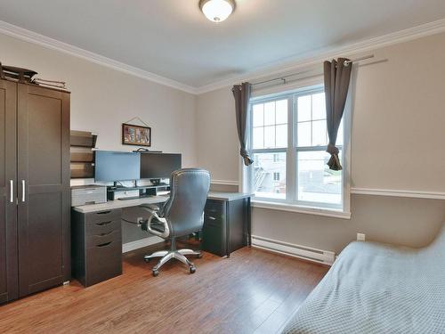 Bedroom - 201-60 Rue Majeau, L'Épiphanie, QC - Indoor Photo Showing Office