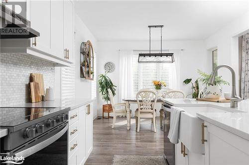 31 Hunter Place, Bracebridge, ON - Indoor Photo Showing Kitchen