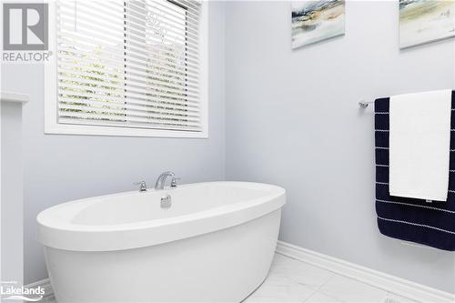 31 Hunter Place, Bracebridge, ON - Indoor Photo Showing Bathroom