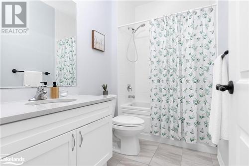 31 Hunter Place, Bracebridge, ON - Indoor Photo Showing Bathroom