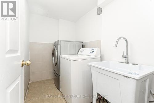 60 Big Red Avenue, Toronto, ON - Indoor Photo Showing Laundry Room