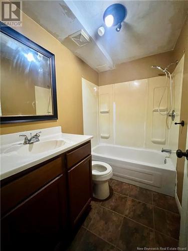 118-120 Vail Street, Moncton, NB - Indoor Photo Showing Bathroom