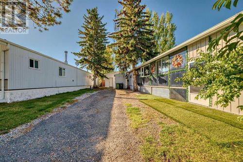 1, 3223 83 Street Nw, Calgary, AB 