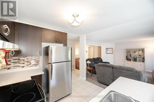 43 - 17 Lacorra Way, Brampton, ON - Indoor Photo Showing Kitchen