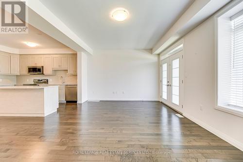 8 Shay Lane, Hamilton, ON - Indoor Photo Showing Kitchen