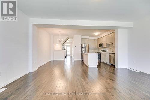 8 Shay Lane, Hamilton, ON - Indoor Photo Showing Kitchen