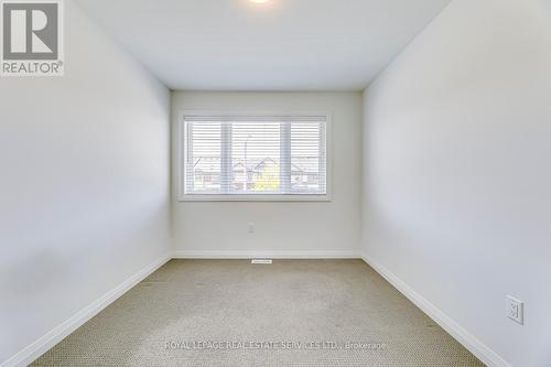 8 Shay Lane, Hamilton, ON - Indoor Photo Showing Other Room