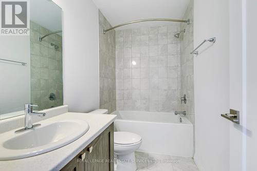 8 Shay Lane, Hamilton, ON - Indoor Photo Showing Bathroom