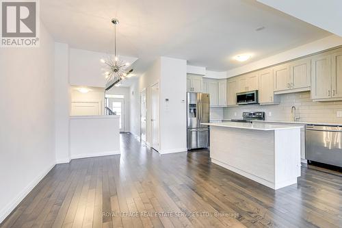 8 Shay Lane, Hamilton, ON - Indoor Photo Showing Kitchen With Stainless Steel Kitchen