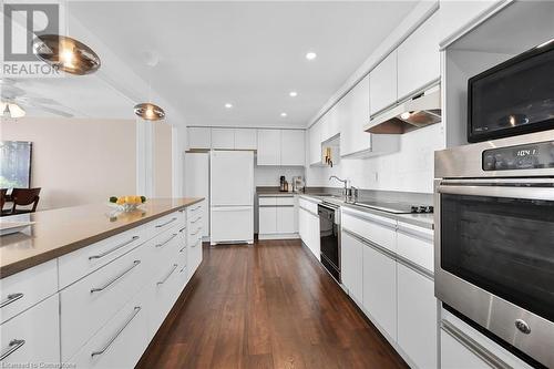 99 Donn Avenue Unit# 605, Stoney Creek, ON - Indoor Photo Showing Kitchen