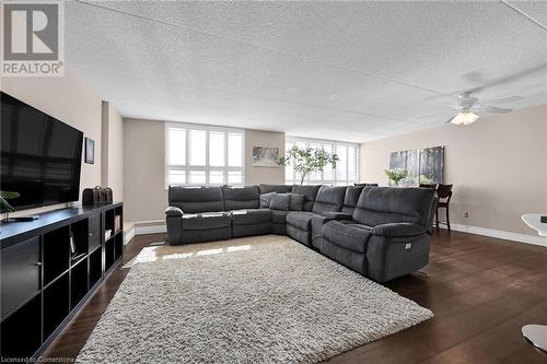 99 Donn Avenue Unit# 605, Stoney Creek, ON - Indoor Photo Showing Living Room