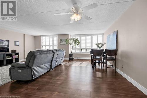 99 Donn Avenue Unit# 605, Stoney Creek, ON - Indoor Photo Showing Living Room