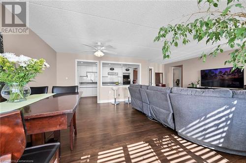 99 Donn Avenue Unit# 605, Stoney Creek, ON - Indoor Photo Showing Living Room