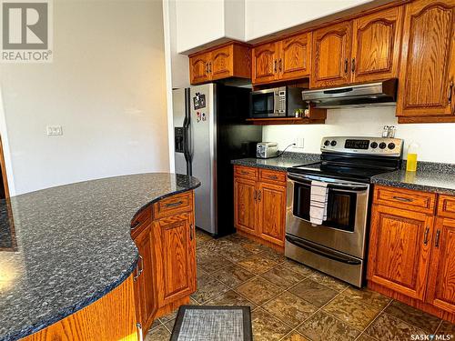 402 Railway Avenue N, Lampman, SK - Indoor Photo Showing Kitchen