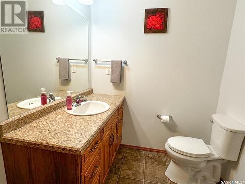 402 Railway Avenue N, Lampman, SK - Indoor Photo Showing Bathroom