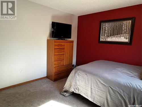 402 Railway Avenue N, Lampman, SK - Indoor Photo Showing Bedroom