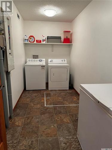 402 Railway Avenue N, Lampman, SK - Indoor Photo Showing Laundry Room