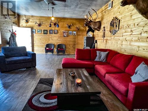 402 Railway Avenue N, Lampman, SK - Indoor Photo Showing Living Room