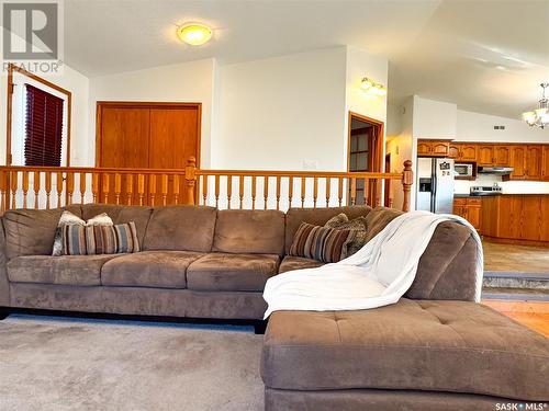 402 Railway Avenue N, Lampman, SK - Indoor Photo Showing Living Room