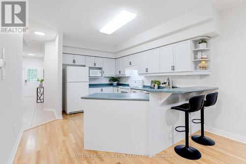 183 Margaret Drive, Oakville, ON - Indoor Photo Showing Kitchen