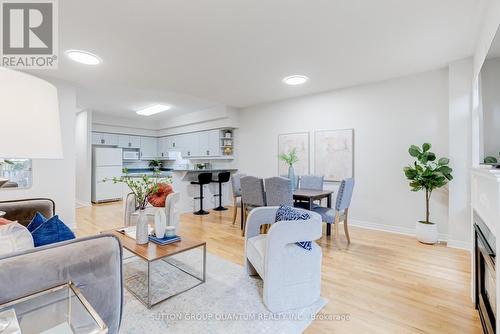 183 Margaret Drive, Oakville, ON - Indoor Photo Showing Living Room