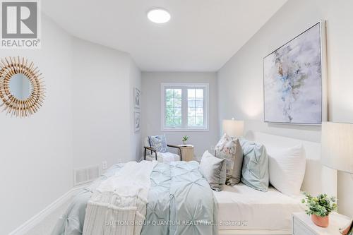 183 Margaret Drive, Oakville, ON - Indoor Photo Showing Bedroom