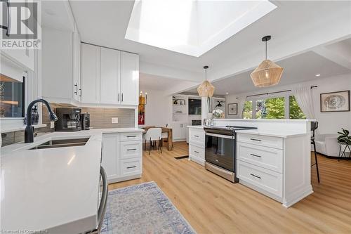 2227 Deyncourt Drive, Burlington, ON - Indoor Photo Showing Kitchen With Double Sink