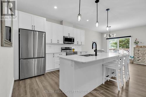 17 - 500 Sunnystone Road, London, ON - Indoor Photo Showing Kitchen With Double Sink With Upgraded Kitchen