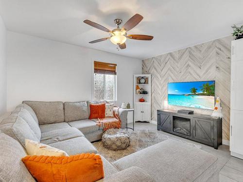 Salon - 338  - 340 Rue Lebeau, Saint-Jérôme, QC - Indoor Photo Showing Living Room