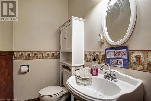 1961 5Th Concession Road W, Flamborough, ON - Indoor Photo Showing Bathroom