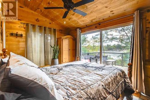 51 Harmony Road, Georgian Bay, ON - Indoor Photo Showing Bedroom