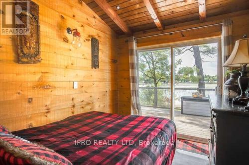 51 Harmony Road, Georgian Bay, ON - Indoor Photo Showing Bedroom