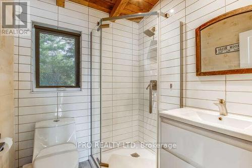 51 Harmony Road, Georgian Bay, ON - Indoor Photo Showing Bathroom