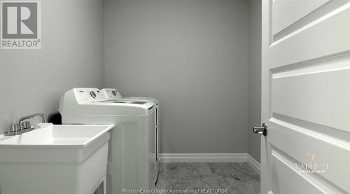 100 Peters Street, Essex, ON - Indoor Photo Showing Laundry Room