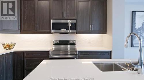 100 Peters Street, Essex, ON - Indoor Photo Showing Kitchen With Double Sink With Upgraded Kitchen