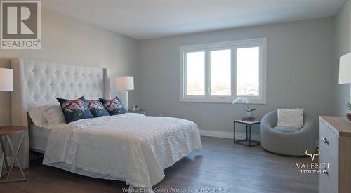 100 Peters Street, Essex, ON - Indoor Photo Showing Bedroom