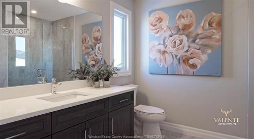 100 Peters Street, Essex, ON - Indoor Photo Showing Bathroom