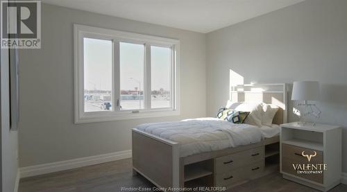 100 Peters Street, Essex, ON - Indoor Photo Showing Bedroom