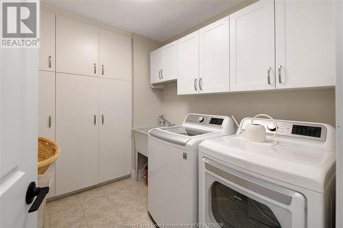 1628 Luxury Avenue, Windsor, ON - Indoor Photo Showing Laundry Room