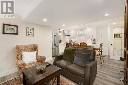 1628 Luxury Avenue, Windsor, ON - Indoor Photo Showing Living Room