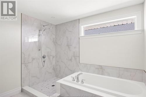 633 Orchards Crescent, Windsor, ON - Indoor Photo Showing Bathroom