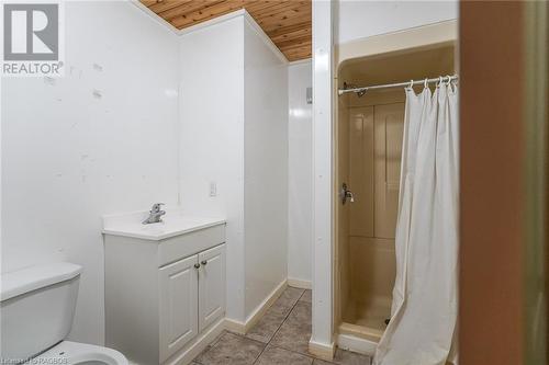 681456 Sideroad 6, Chatsworth (Twp), ON - Indoor Photo Showing Bathroom