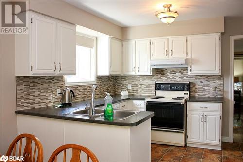 1358 Bobolink Court, Peterborough, ON - Indoor Photo Showing Kitchen With Double Sink